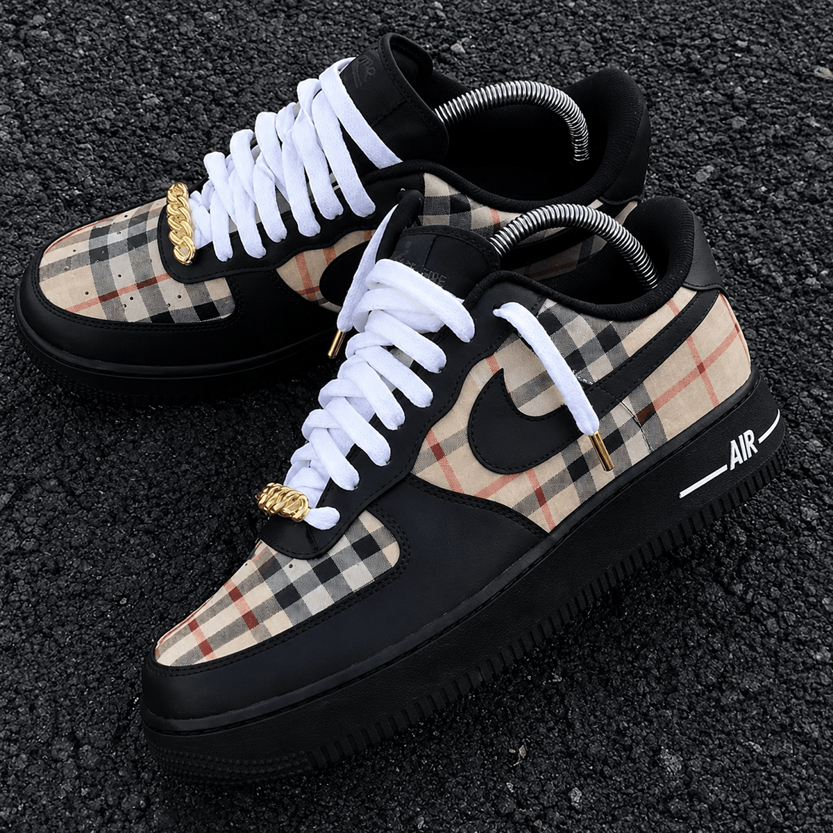 Custom Sneaker Black BBR