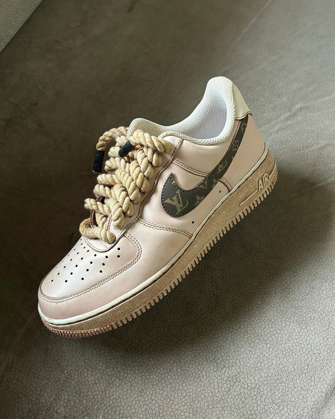 Thick Lace Retro Design LV Gold Custom Air Force 1