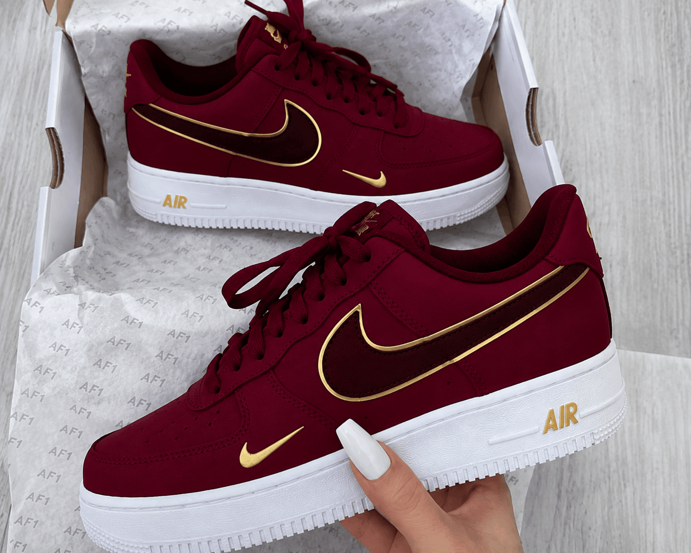 Custom Sneaker Red Gold