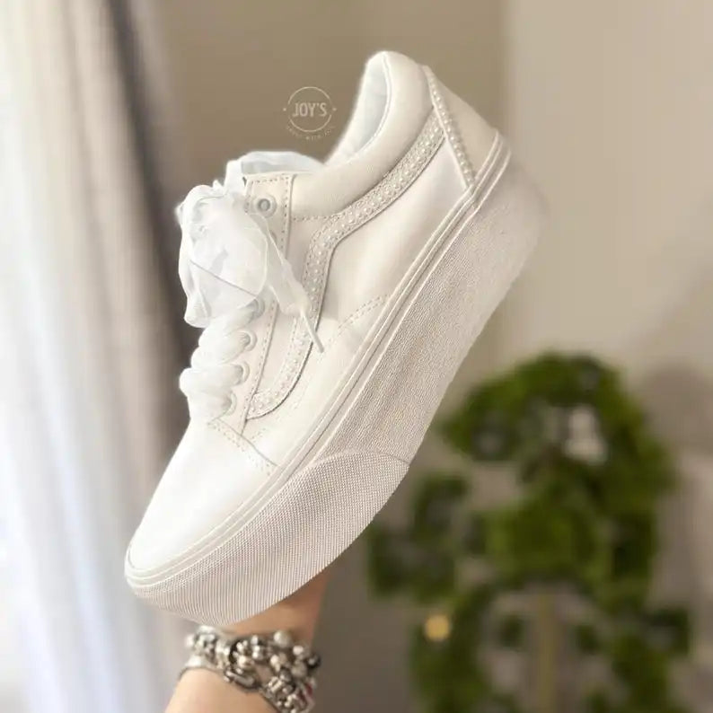 Custom Air Force 1 White Pearl Decor Bridal Custom Sneakers, Personalized Platform Wedding Shoes with Organza Ribbon Laces, Customizable Name & Date Non-slip Bride Wedding Trainers