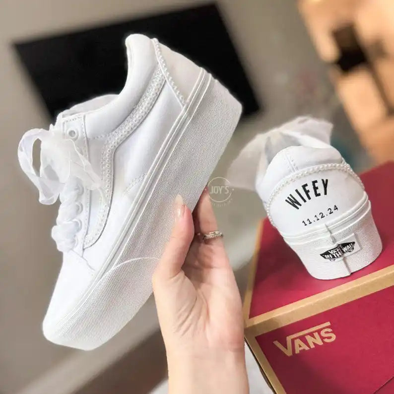 Custom Air Force 1 White Pearl Decor Bridal Custom Sneakers, Personalized Platform Wedding Shoes with Organza Ribbon Laces, Customizable Name & Date Non-slip Bride Wedding Trainers